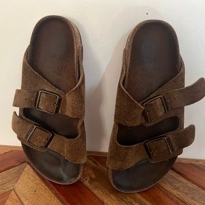 Birkenstocks genuine Leather